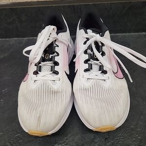 NIKE AIR WINFLO 9 Women 7.5 White Athletic Comfort Running Sneaker DD8686-104